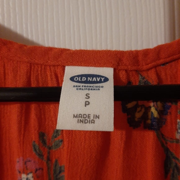 Women's Blouse - Picture 2 of 3